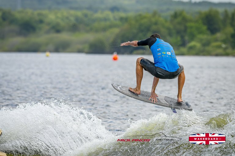 Rider at the 2025 Midlands Nautique UK Wake Nationals Wakesurf - Photos Mantis Pro Media