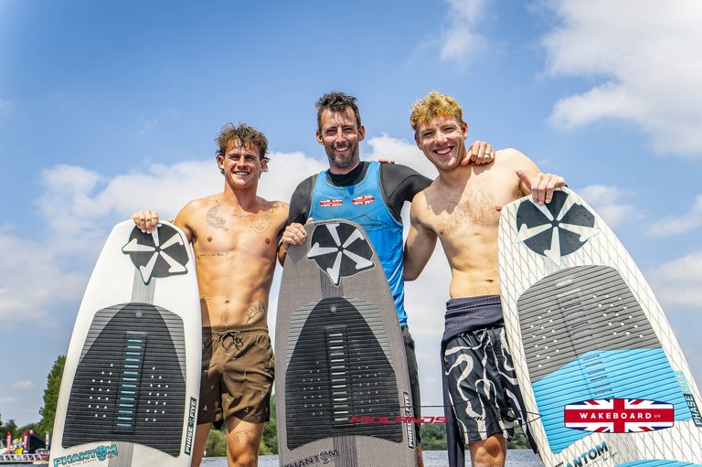 Rider at the 2025 Midlands Nautique UK Wake Nationals Wakesurf - Photos Mantis Pro Media