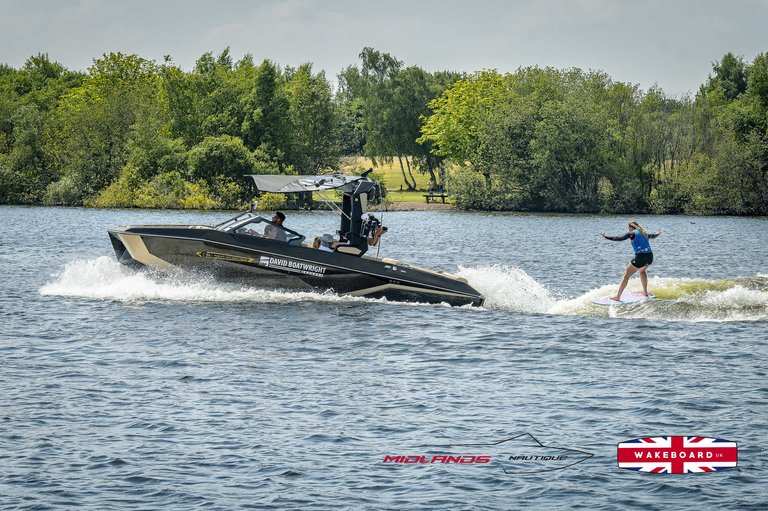 Rider at the 2025 Midlands Nautique UK Wake Nationals Wakesurf - Photos Mantis Pro Media