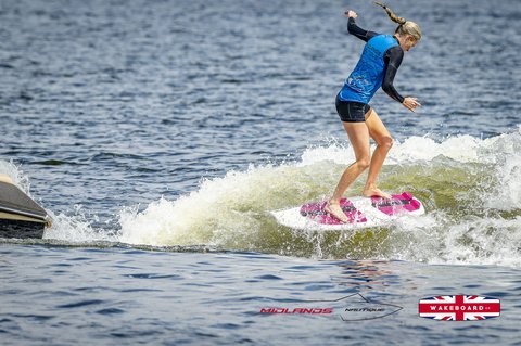 Rider at the 2025 Midlands Nautique UK Wake Nationals Wakesurf - Photos Mantis Pro Media