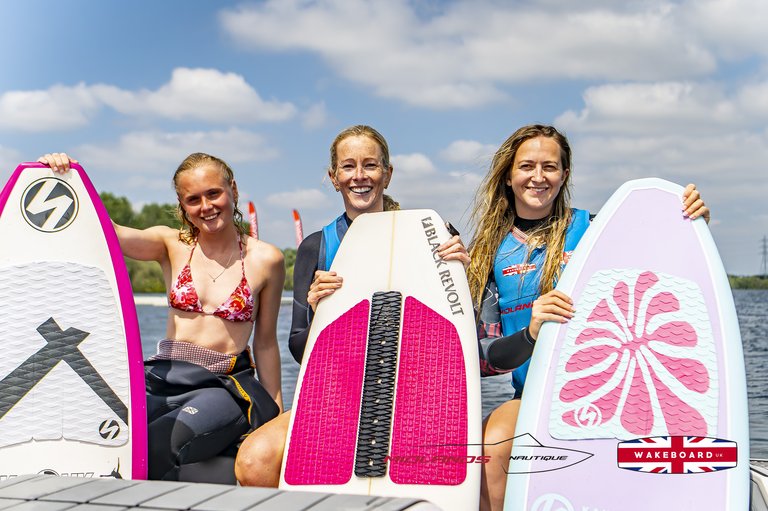 Rider at the 2025 Midlands Nautique UK Wake Nationals Wakesurf - Photos Mantis Pro Media