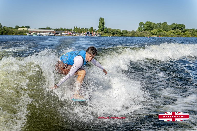 Rider at the 2025 Midlands Nautique UK Wake Nationals Wakesurf - Photos Mantis Pro Media