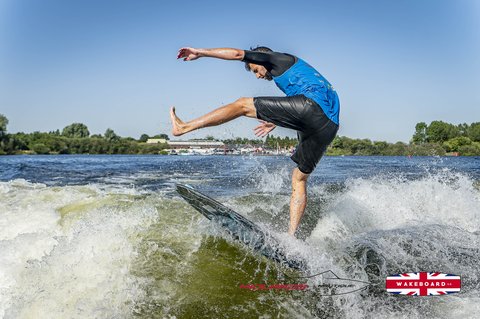 Rider at the 2025 Midlands Nautique UK Wake Nationals Wakesurf - Photos Mantis Pro Media