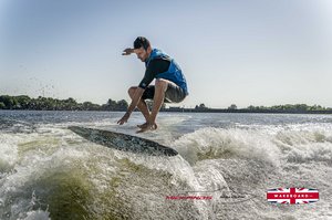 Rider at the 2025 Midlands Nautique UK Wake Nationals Wakesurf - Photos Mantis Pro Media