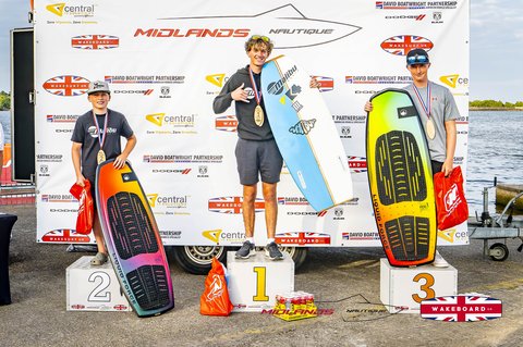 Rider at the 2025 Midlands Nautique UK Wake Nationals Wakesurf - Photos Mantis Pro Media
