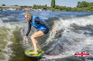 Rider at the 2025 Midlands Nautique UK Wake Nationals Wakesurf - Photos Mantis Pro Media