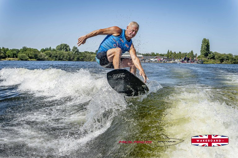 Rider at the 2025 Midlands Nautique UK Wake Nationals Wakesurf - Photos Mantis Pro Media