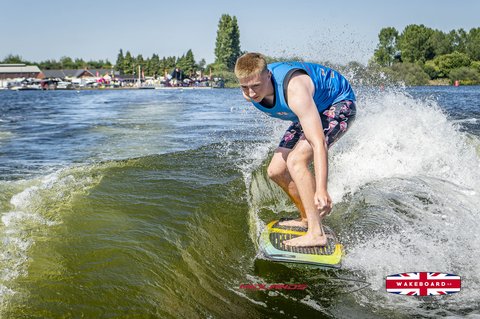 Rider at the 2025 Midlands Nautique UK Wake Nationals Wakesurf - Photos Mantis Pro Media