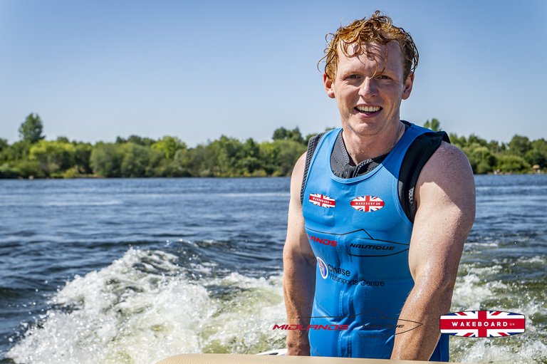 Rider at the 2025 Midlands Nautique UK Wake Nationals Wakesurf - Photos Mantis Pro Media