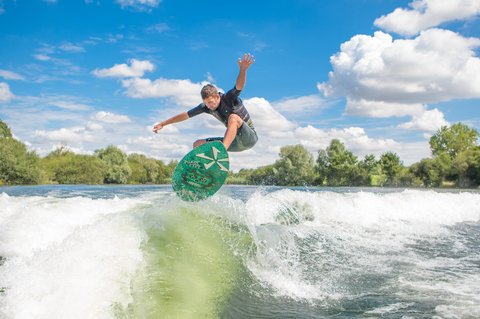 Ant Edwards at the 2023 Malibu Boats UK Wakesurf Nationals - Photo Mark Osmond Mich Rowley