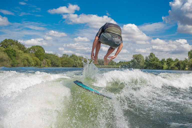 Ant Edwards at the 2023 Malibu Boats UK Wakesurf Nationals - Photo Mark Osmond Mich Rowley