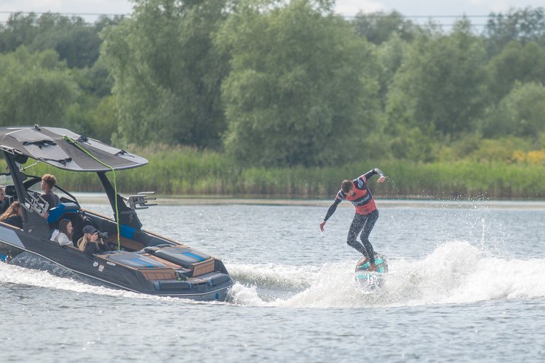 Ant Edwards at the 2023 Malibu Boats UK Wakesurf Nationals - Photo Mark Osmond Mich Rowley