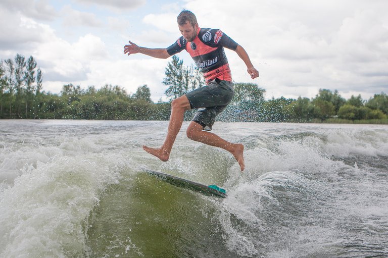 Ant Edwards at the 2023 Malibu Boats UK Wakesurf Nationals - Photo Mark Osmond Mich Rowley