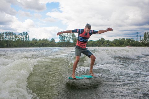 Ant Edwards at the 2023 Malibu Boats UK Wakesurf Nationals - Photo Mark Osmond Mich Rowley