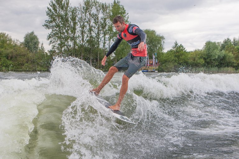 Ant Edwards at the 2023 Malibu Boats UK Wakesurf Nationals - Photo Mark Osmond Mich Rowley