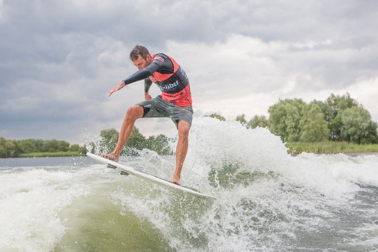 Ant Edwards at the 2023 Malibu Boats UK Wakesurf Nationals - Photo Mark Osmond Mich Rowley