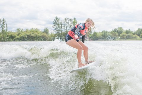 Ava Sherfield at the 2023 Malibu Boats UK Wakesurf Nationals - Photo Mark Osmond Mich Rowley