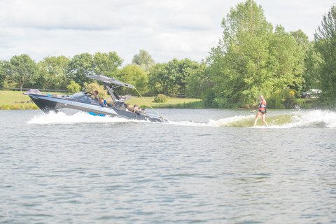Emilia Whitehouse at the 2023 Malibu Boats UK Wakesurf Nationals - Photo Mark Osmond Mich Rowley
