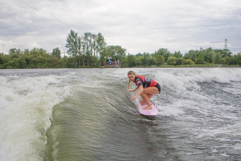 Emilia Whitehouse at the 2023 Malibu Boats UK Wakesurf Nationals - Photo Mark Osmond Mich Rowley