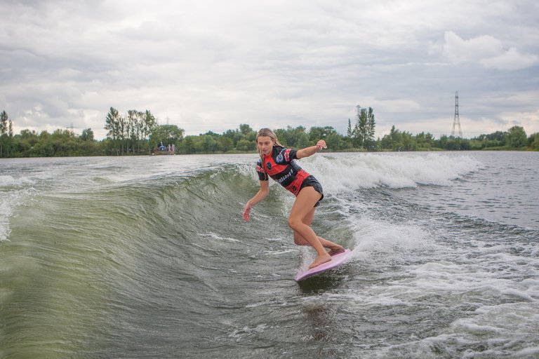 Emilia Whitehouse at the 2023 Malibu Boats UK Wakesurf Nationals - Photo Mark Osmond Mich Rowley