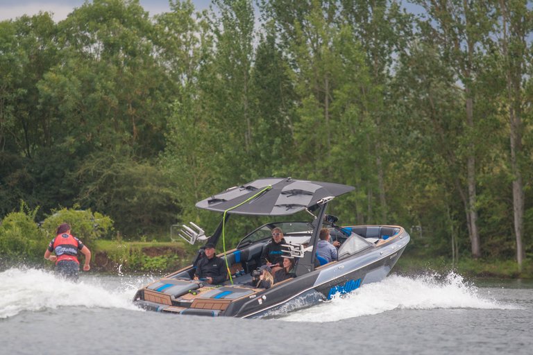 Isabella Williams at the 2023 Malibu Boats UK Wakesurf Nationals