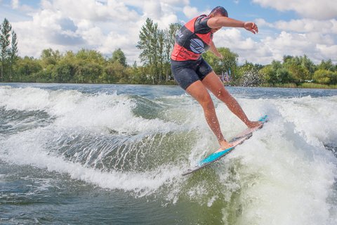 Isabella Williams at the 2023 Malibu Boats UK Wakesurf Nationals - Photo Mark Osmond Mich Rowley