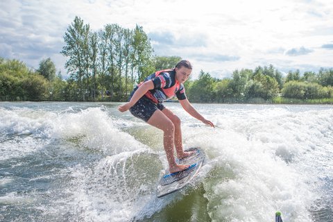 Isabella Williams at the 2023 Malibu Boats UK Wakesurf Nationals - Photo Mark Osmond Mich Rowley
