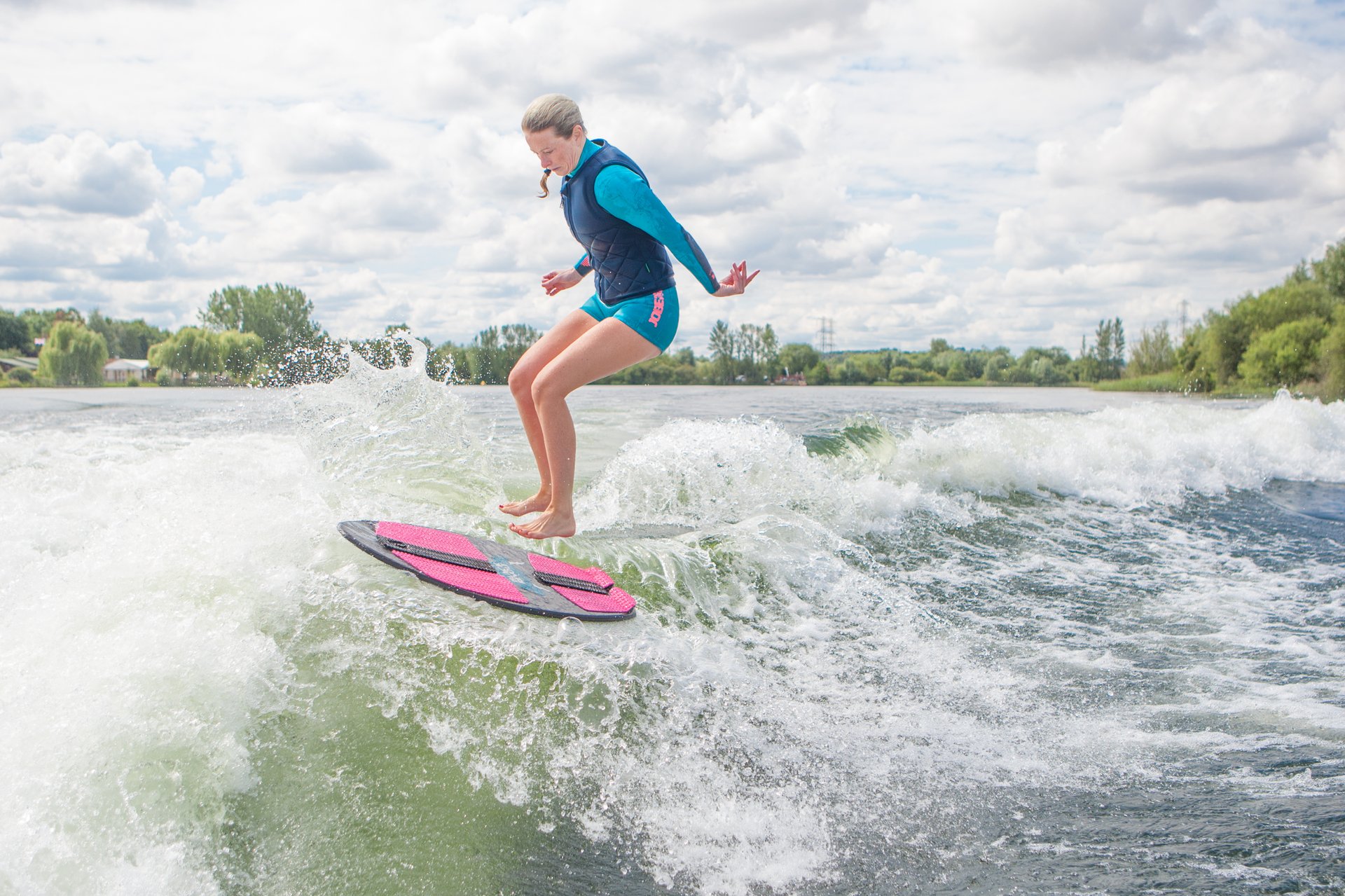 Jen Edwards at the 2023 Malibu Boats UK Wakesurf Nationals