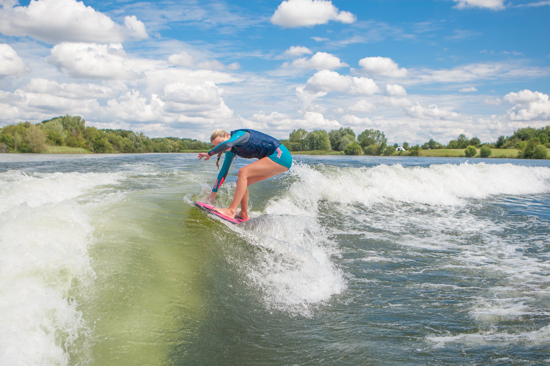 Jen Edwards at the 2023 Malibu Boats UK Wakesurf Nationals