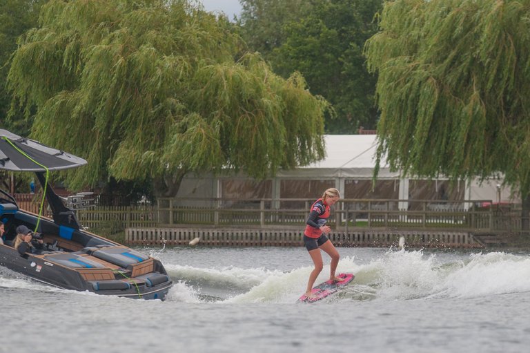 Jen Edwards at the 2023 Malibu Boats UK Wakesurf Nationals - Photo Mark Osmond Mich Rowley