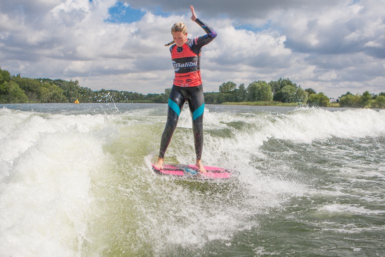 Jen Edwards at the 2023 Malibu Boats UK Wakesurf Nationals - Photo Mark Osmond Mich Rowley