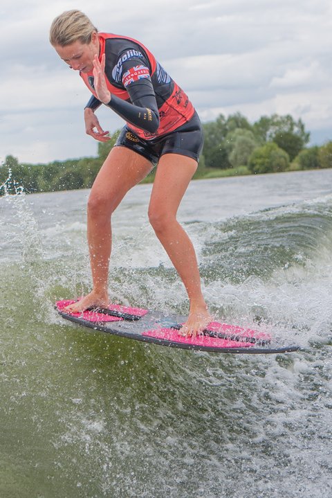 Jen Edwards at the 2023 Malibu Boats UK Wakesurf Nationals - Photo Mark Osmond Mich Rowley