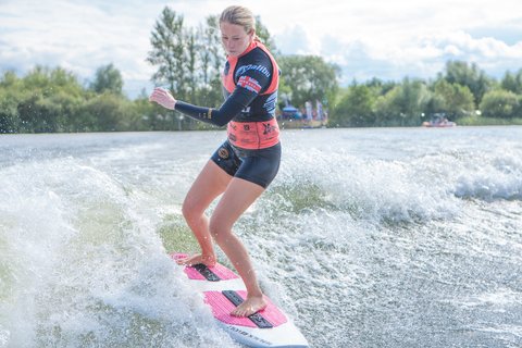 Jen Edwards at the 2023 Malibu Boats UK Wakesurf Nationals - Photo Mark Osmond Mich Rowley