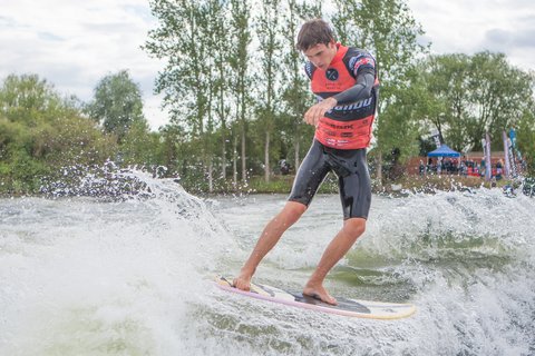 Olli Loder at the 2023 Malibu Boats UK Wakesurf Nationals - Photo Mark Osmond Mich Rowley