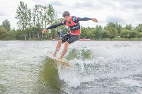 Olli Loder at the 2023 Malibu Boats UK Wakesurf Nationals - Photo Mark Osmond Mich Rowley