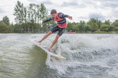 Olli Loder at the 2023 Malibu Boats UK Wakesurf Nationals - Photo Mark Osmond Mich Rowley