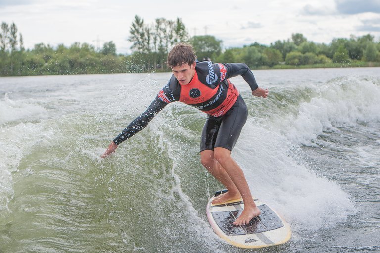 Olli Loder at the 2023 Malibu Boats UK Wakesurf Nationals