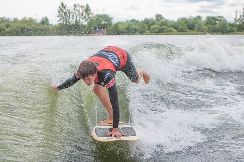 Olli Loder at the 2023 Malibu Boats UK Wakesurf Nationals - Photo Mark Osmond Mich Rowley