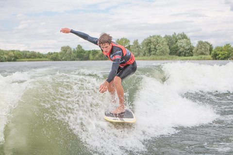 Olli Loder at the 2023 Malibu Boats UK Wakesurf Nationals - Photo Mark Osmond Mich Rowley
