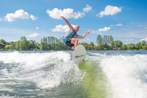 Rob Donaldson at the 2023 Malibu Boats UK Wakesurf Nationals - Photo Mark Osmond Mich Rowley