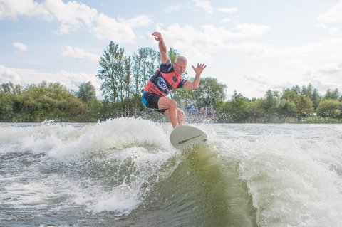 Rob Donaldson at the 2023 Malibu Boats UK Wakesurf Nationals - Photo Mark Osmond Mich Rowley