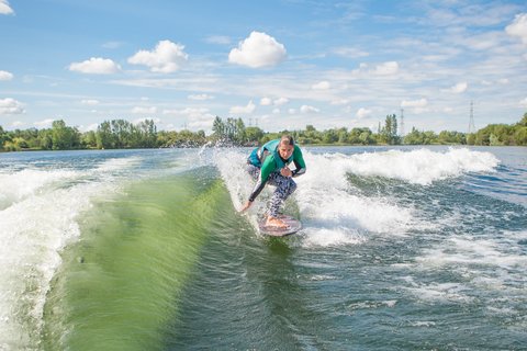 Sam Buckles at the 2023 Malibu Boats UK Wakesurf Nationals - Photo Mark Osmond Mich Rowley