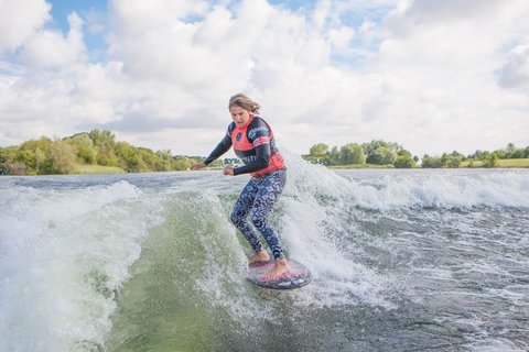 Sam Buckles at the 2023 Malibu Boats UK Wakesurf Nationals - Photo Mark Osmond Mich Rowley